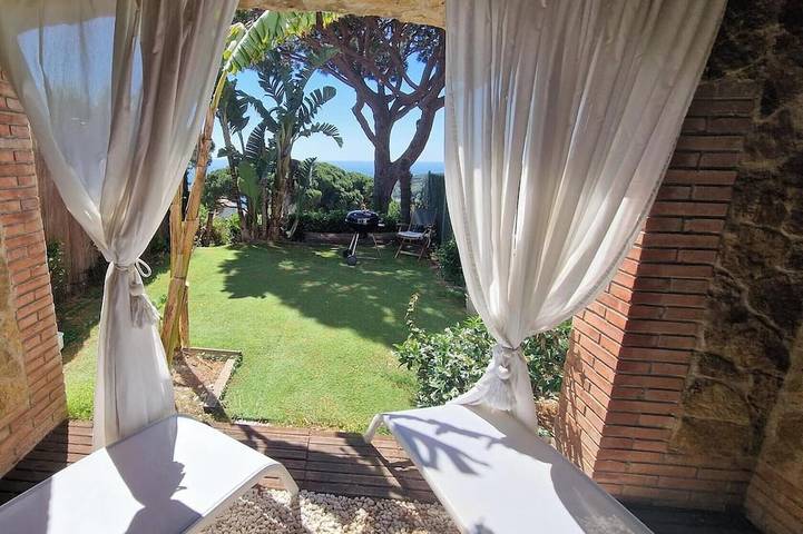 Villa für 2 Personen, mit Whirlpool und Terrasse sowie Garten, mit Haustier
