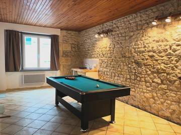 Location de vacances pour 10 personnes, avec terrasse, adapté aux familles à Mirambeau