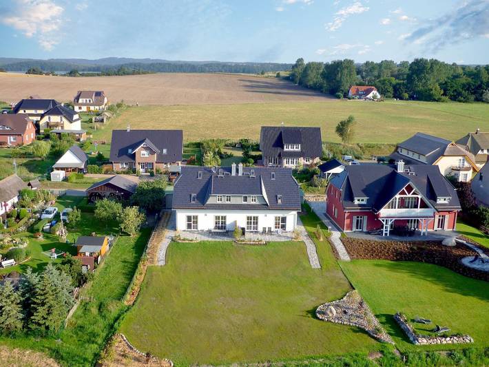 Ferienhaus für 8 Personen, mit Garten und Ausblick sowie Sauna und Terrasse in Middelhagen - 2