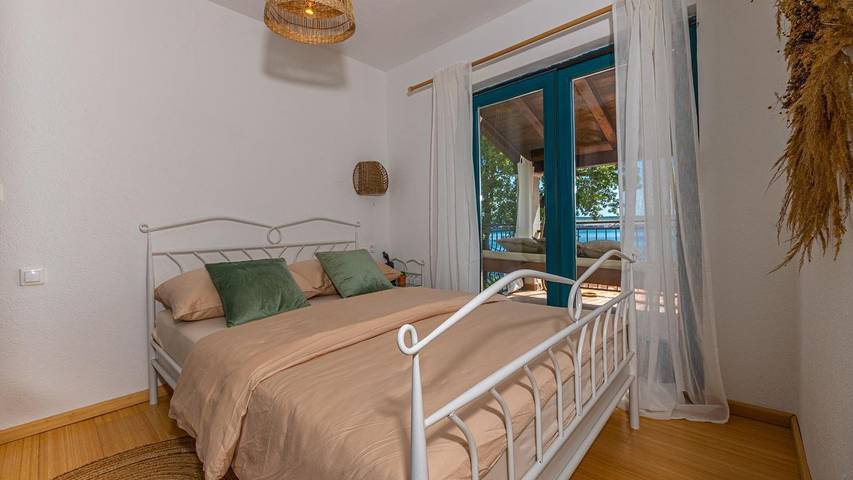 Ferienhaus für 6 Personen, mit Terrasse und Whirlpool sowie Sauna, mit Haustier in Jadranovo