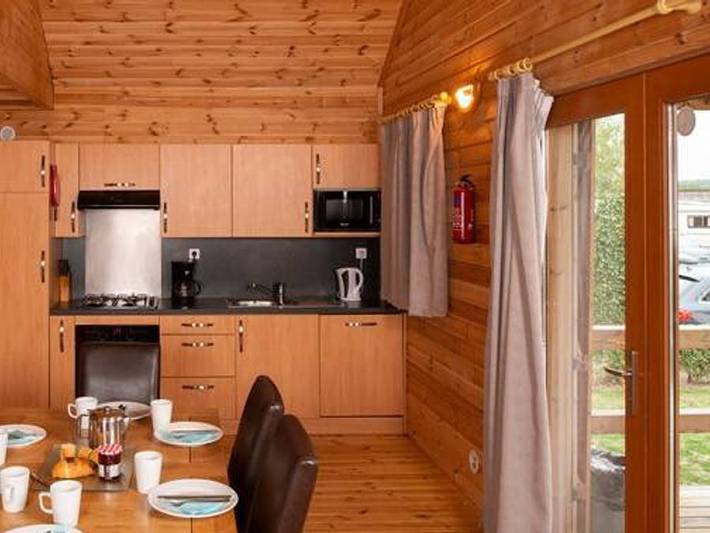 Chalet pour 7 personnes, avec piscine ainsi que sauna et bassin pour enfant dans l' Aisne - 4