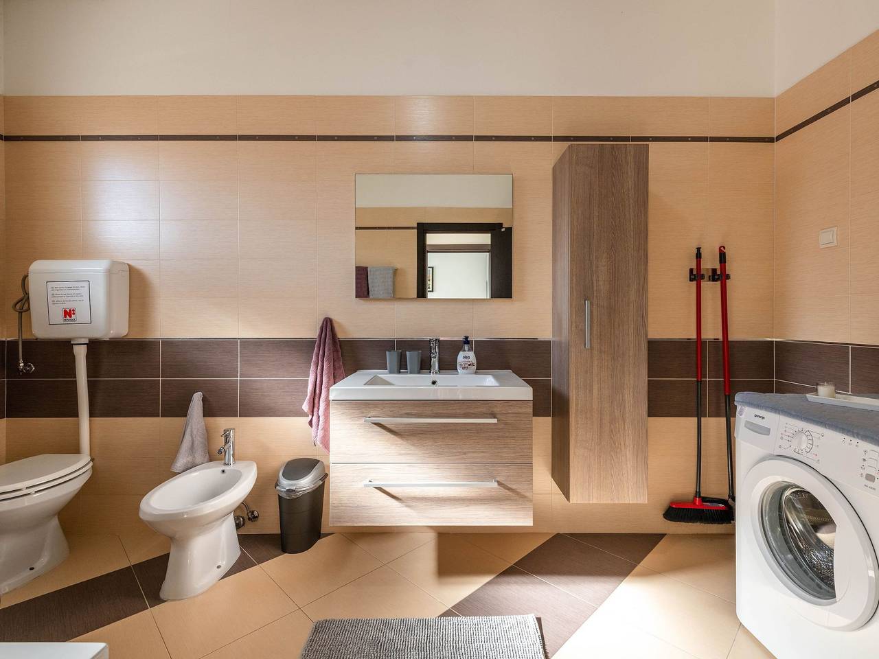 Charmante Wohnung mit Pool, Grill und Balkon in Sisan, Südküste Istrien