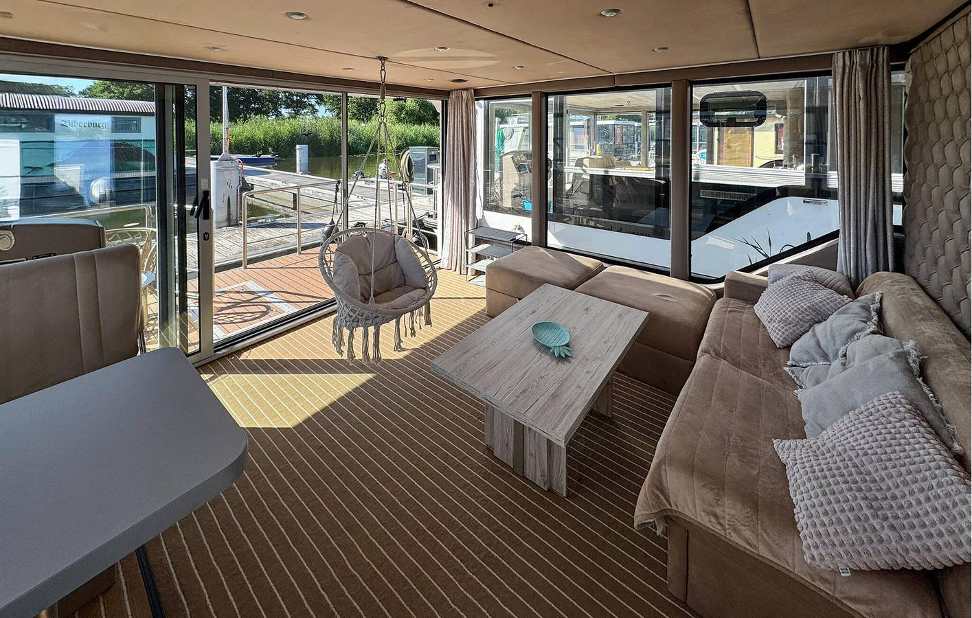 Hausboot mit Seeblick, Terrasse und Garten in der Nähe von Strand und Fluss in Havelsee, Westhavelland