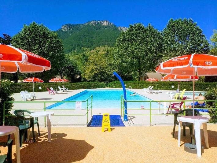 Camping pour 7 personnes, avec terrasse ainsi que piscine et vue dans les Gorges du Tarn - 4