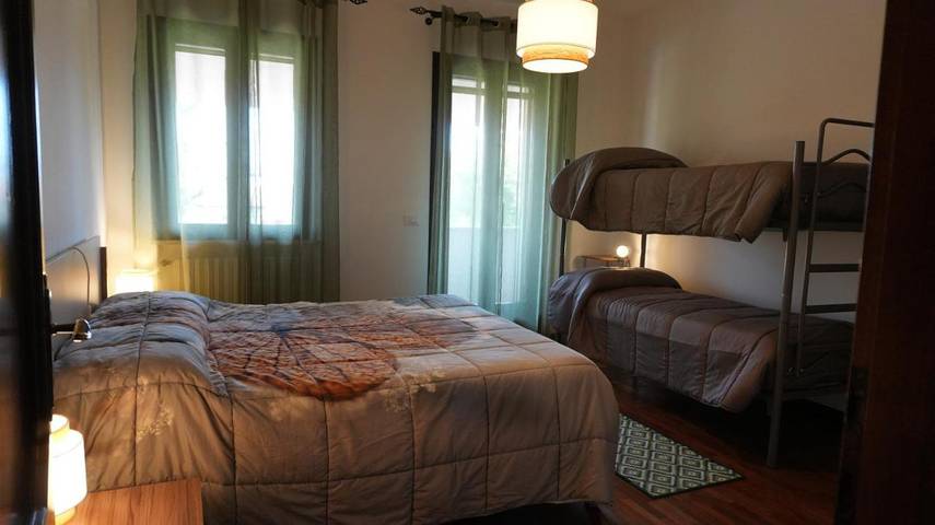 Ferienwohnung für 6 Personen, mit Garten und Ausblick, mit Haustier