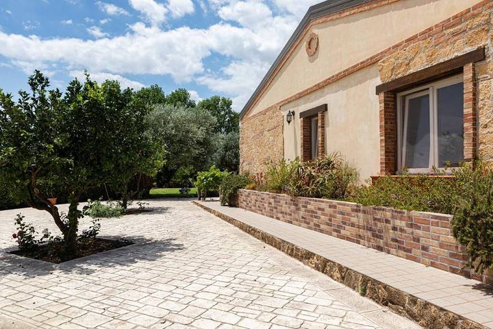 Chambre d’hôte pour 2 personnes, avec piscine ainsi que terrasse et jardin à Syracuse - 3