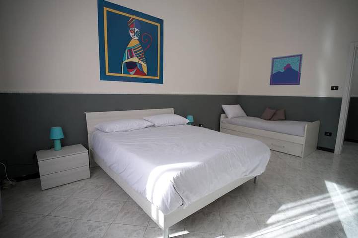 Appartement entier, Market House. in Naples, Province de Naples