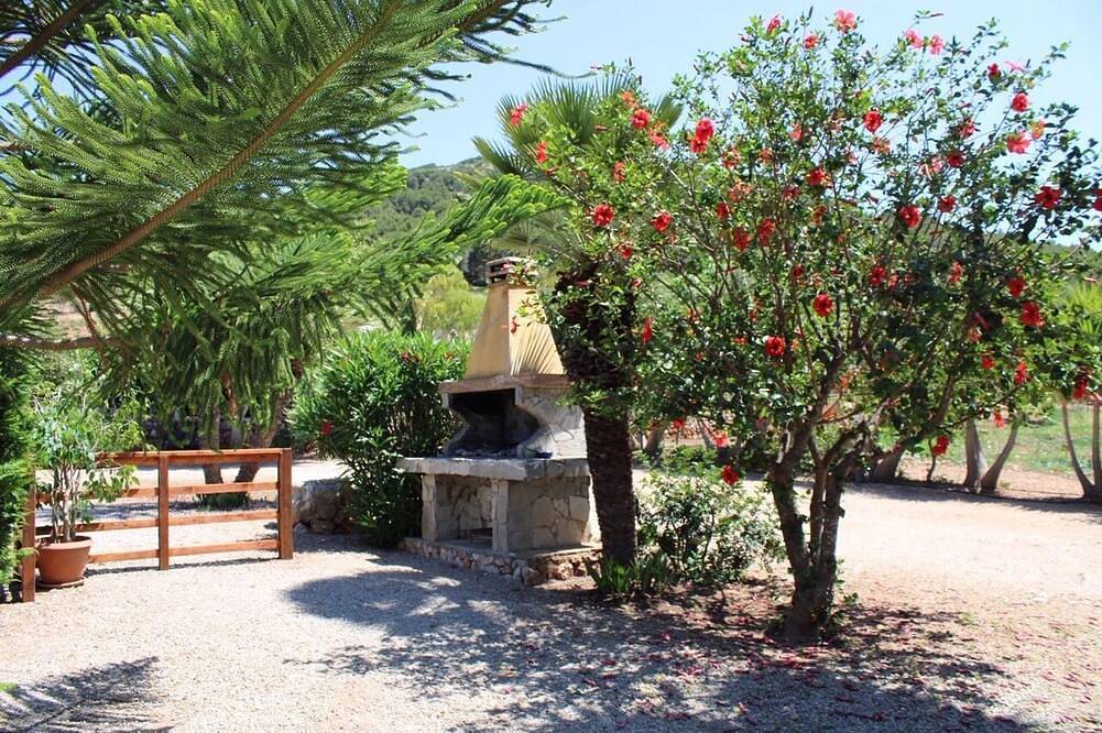 Countryside house in Alghero with garden. Perfect for 2, close to the beach in Maristella, Alghero
