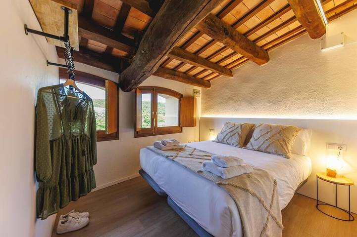 Ganze Wohnung, Bravissimo Calderers El Bou, mit Flussblick in Girona, Gironès