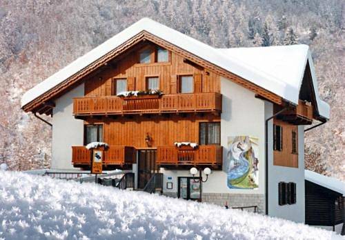 B&b per 2 persone, con Terrazza e Giardino a Dimaro Folgarida