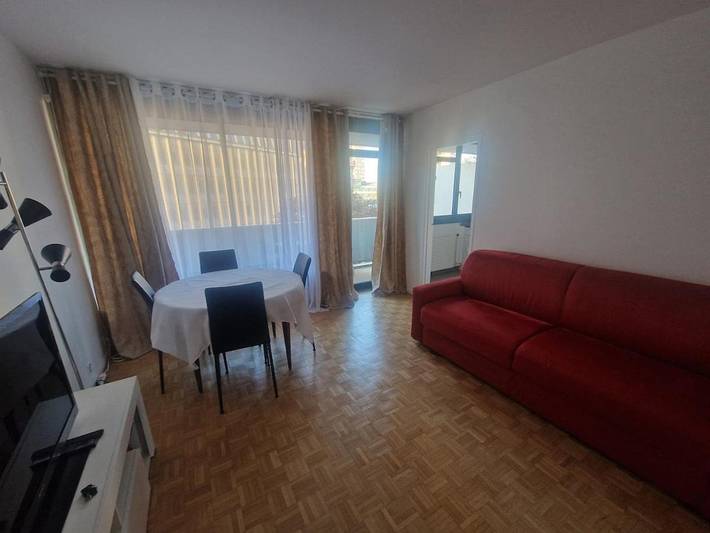 Gîte pour 2 personnes, avec balcon, animaux acceptés dans Paris Rue Sextius Michel