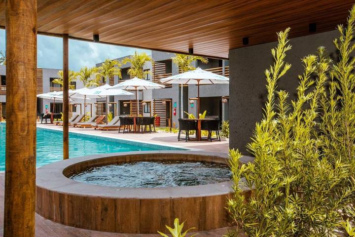 Casas e apartamentos de temporada para 3 pessoas, com sauna e piscina e ainda jardim and jacuzzi em Porto de Pedras