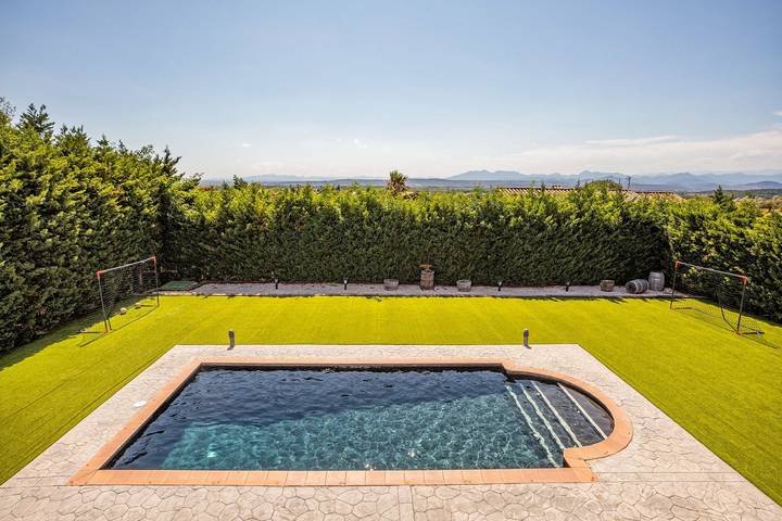 Casa rural para 8 personas, con Terraza además de Jardín y Piscina en Espolla - 2