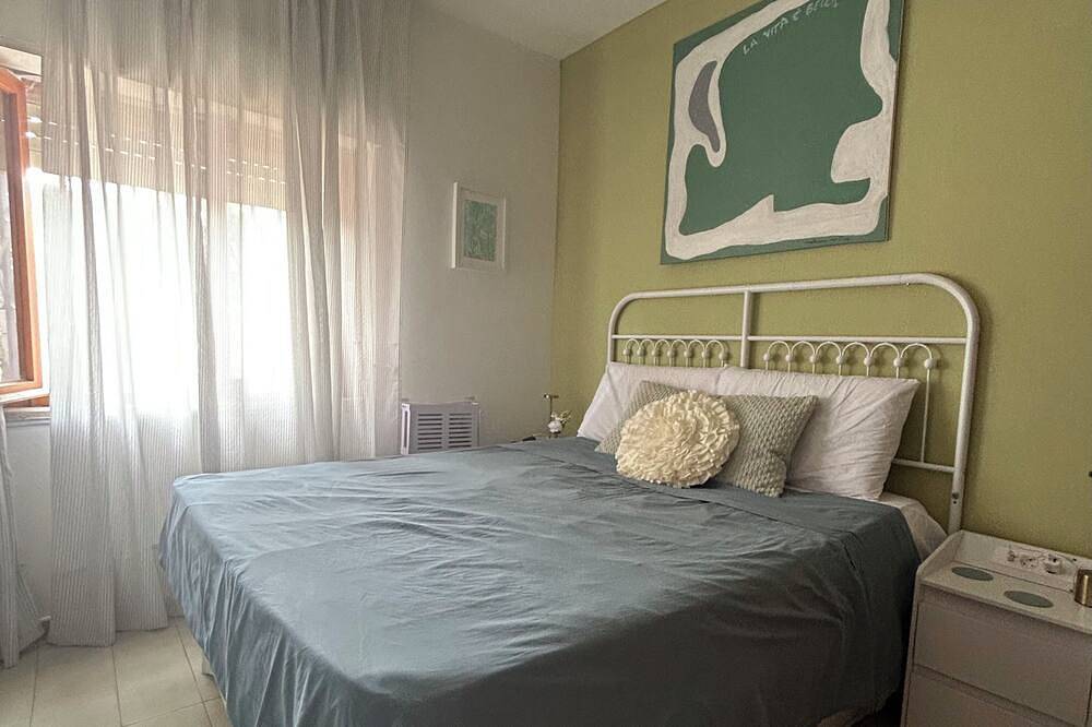 Appartamento intero, Depa.completo 40m2 (4 per)parking, balcón,10 minutos de la playa. in Scalea, Costa Tirrenica Calabria