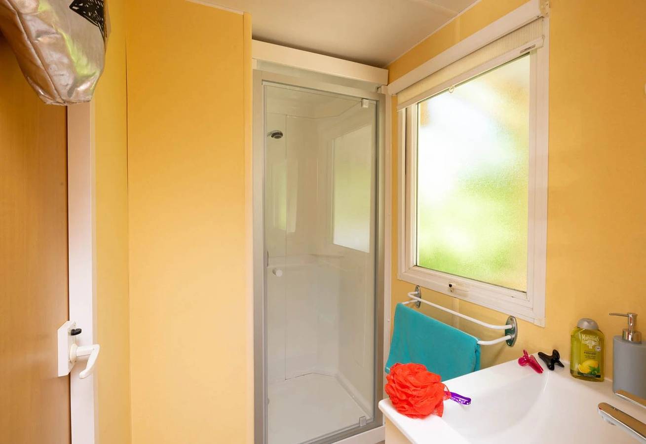 Zecamping 4 étoiles familial - parc aqua et soirées animées in Murol, Parc naturel régional des Volcans d'Auvergne