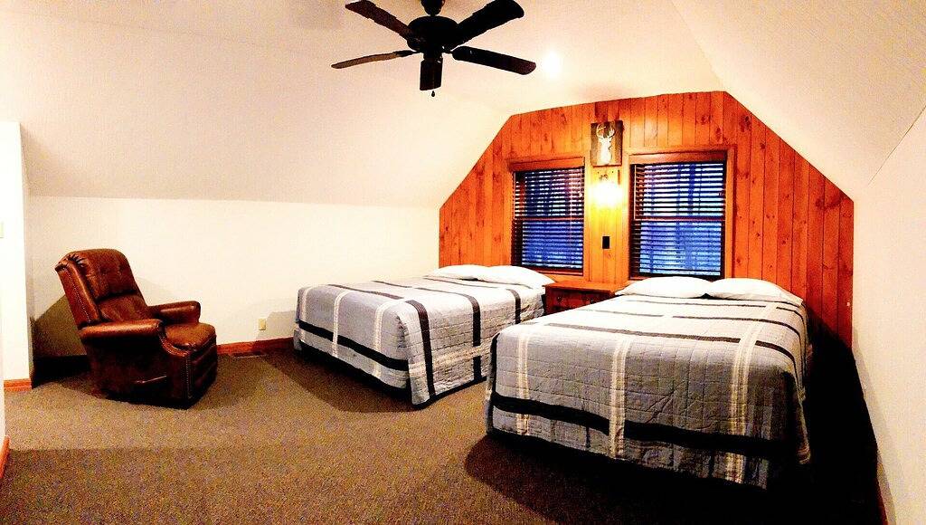 Mount Olive-Kabine-Eigenes Badezimmer in Hocking Hills