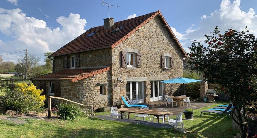 Gîte für 7 Personen, mit Whirlpool und Terrasse sowie Garten in Jullouville