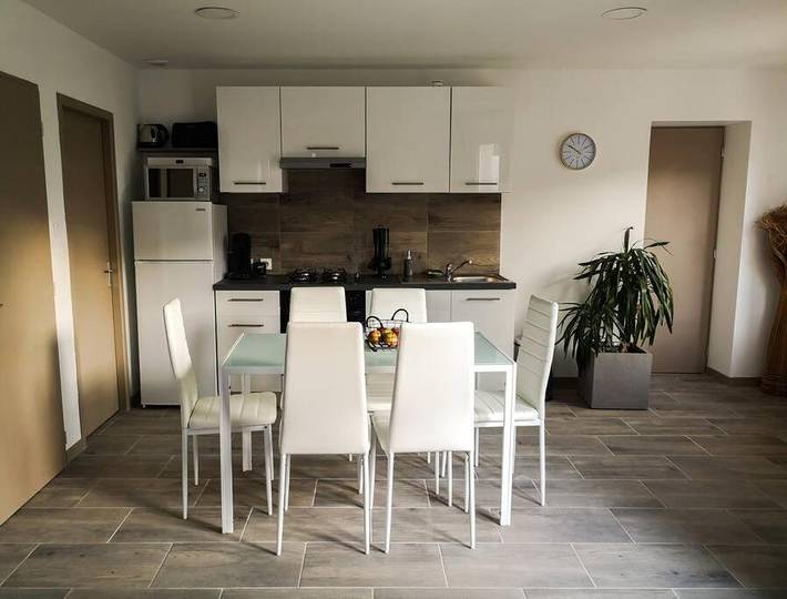 Gîte pour 4 personnes, avec jardin ainsi que piscine et jacuzzi dans Saint-Julien-en-Saint-Alban - 4