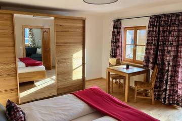 Hütte für 6 Personen in Ehrwald, Ammergauer Alpen (Österreich), Bild 1