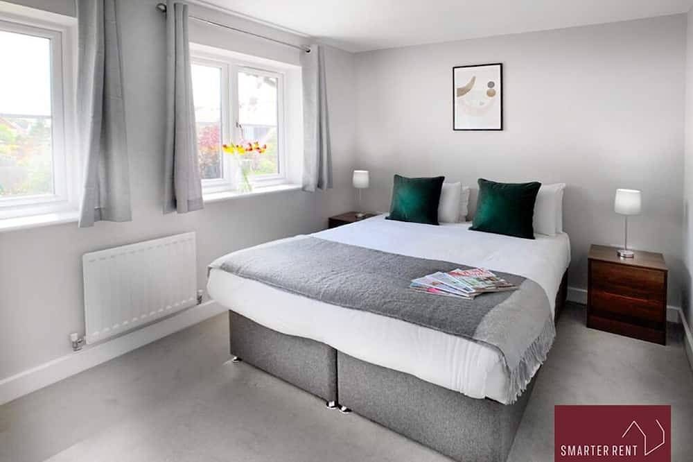 Wokingham - Garden, Parking, Pets Welcome in Wokingham, Berkshire