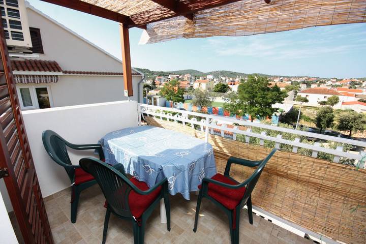 Ferienwohnung für 4 Personen, mit Balkon/Terrasse in Tisno