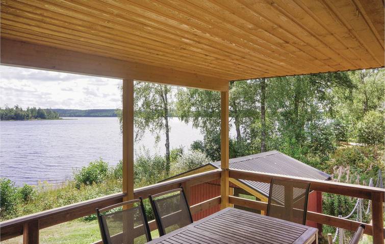 Hus för 6 Personer med sjöutsikt in Gällstads distrikt, Västergötland