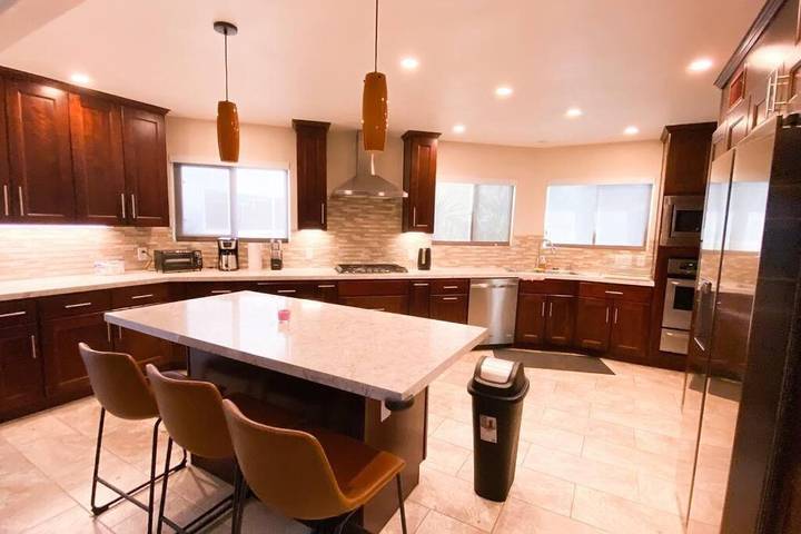 Location de vacances pour 10 personnes, avec bassin pour enfant et piscine ainsi que vue et jardin, animaux acceptés à Loma Linda - 4