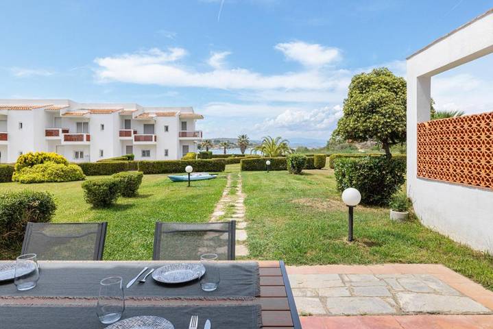 Gîte pour 7 personnes, avec Balcon et Terrasse ainsi que Jardin et Vue dans Ormos Panagias