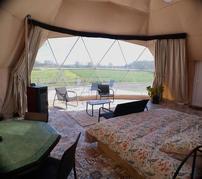 Tente pour 4 personnes, avec Terrasse ainsi que Jardin et Vue dans les Vosges