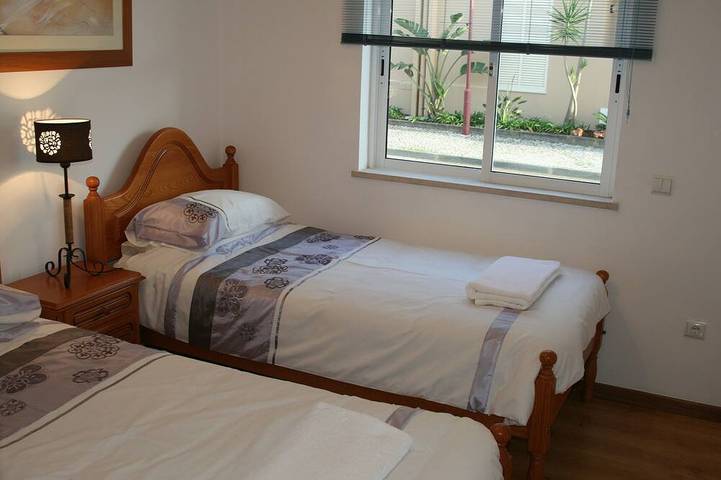 Apartamento entero, Ubicación tranquila, directamente frente a la piscina, jardines y Millenium Golf in Vilamoura, Quarteira