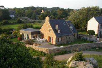 Gîte pour 9 personnes, avec terrasse et jardin à Île-de-Bréhat