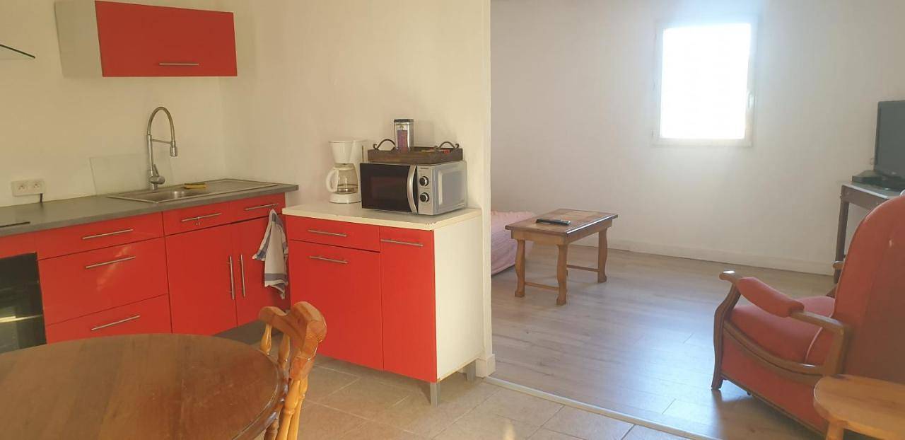 Appartement entier, One-Bedroom Apartment in Revest-du-Bion, Région de Forcalquier