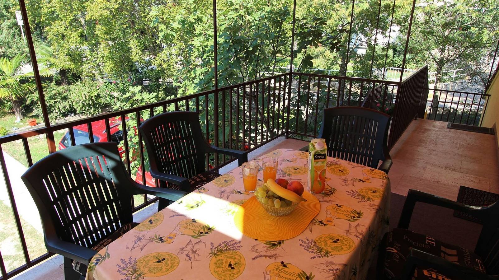 Ganze Wohnung, Komfortable Ferienwohnung Trupec nicht weit vom Zentrum entfernt. in Malinska-Dubašnica, Krk