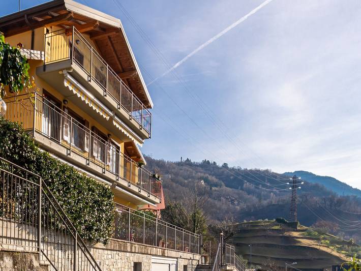 Ferienwohnung für 4 Personen, mit Seeblick und Garten sowie Balkon am Comer See - 2