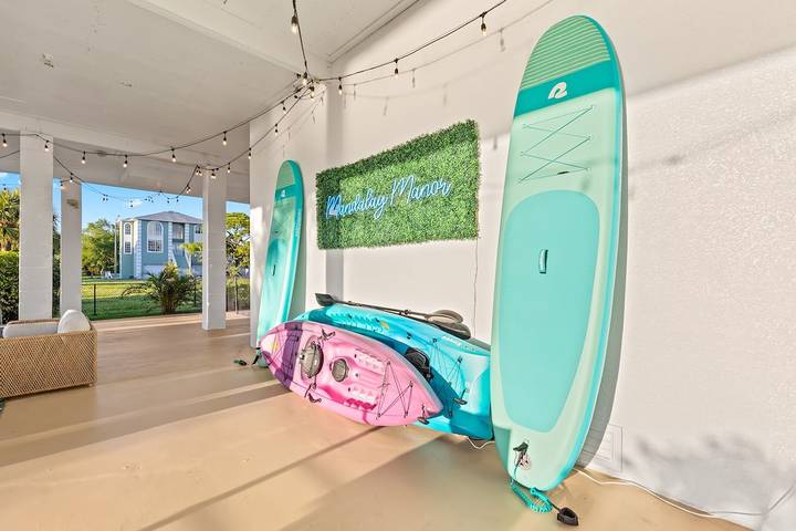 Vacation rental for 10 people, with yard in Tarpon Springs