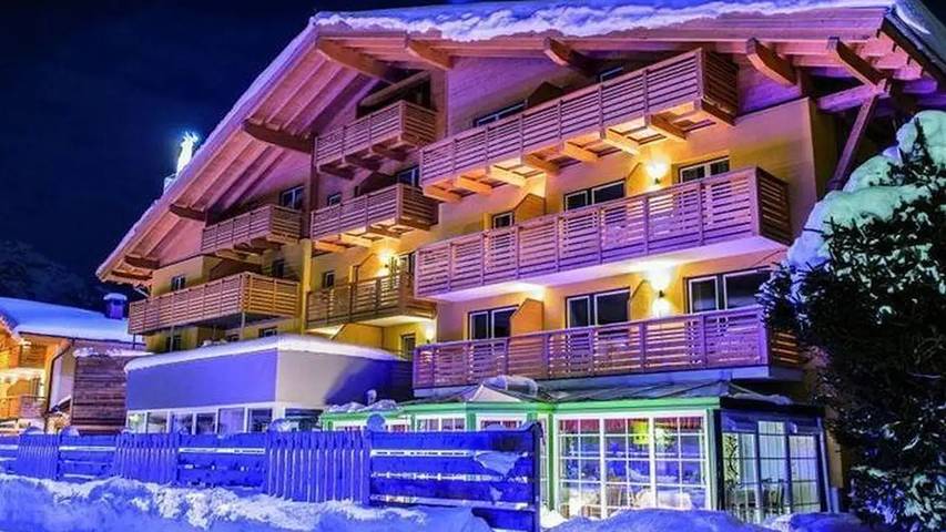 Hütte für 3 Personen, mit Garten und Balkon sowie Sauna in Abtenau