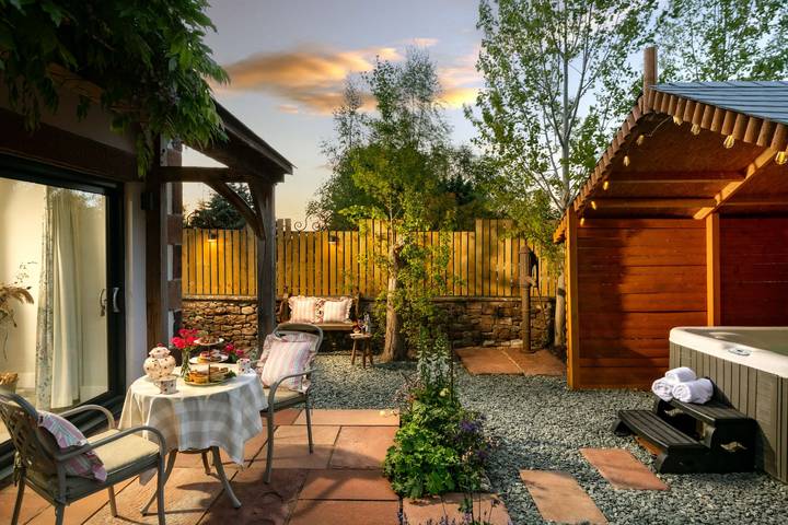 Casa rural para 2 personas, con jardín - 1