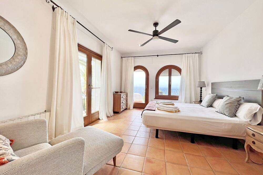 Acogedora villa con estilo andaluz. Free Wifi in Playa de los Alemanes, Tarifa