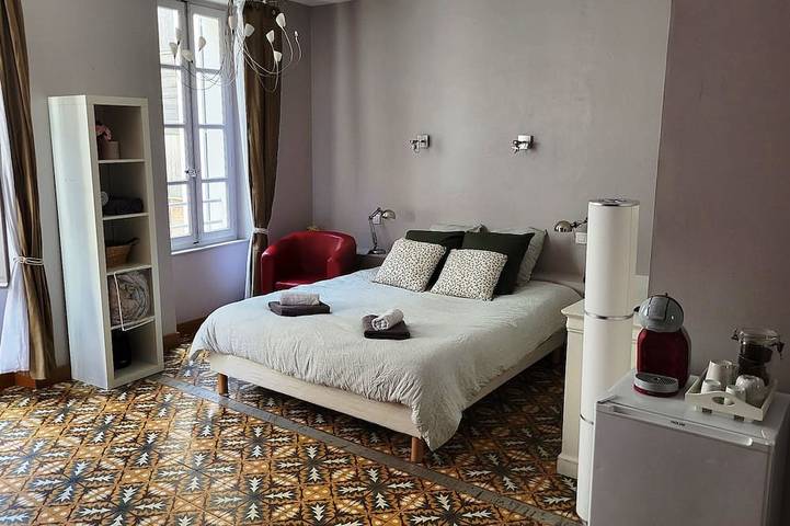 Gîte pour 8 personnes, avec terrasse dans Office De Tourisme D Avignon - 3
