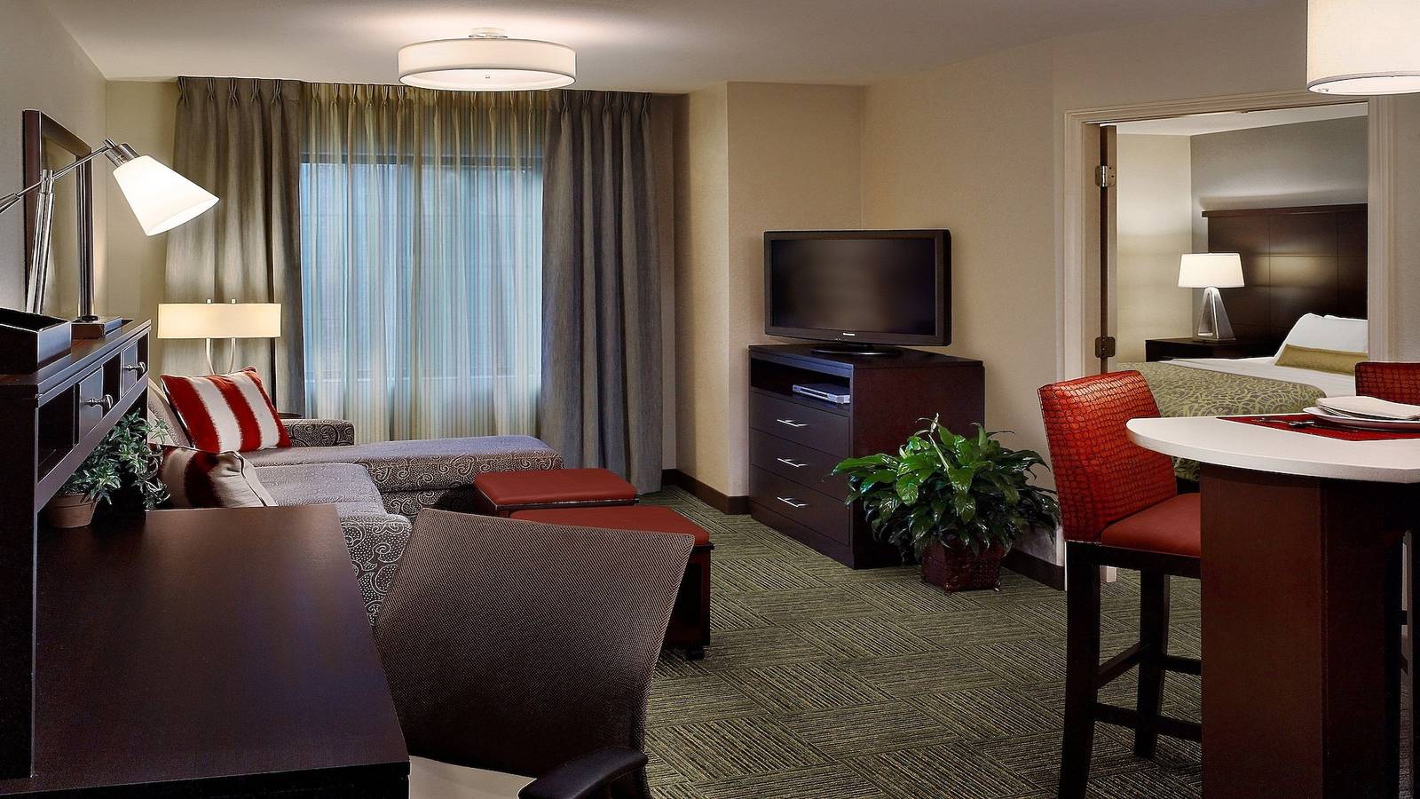 Ganze Wohnung, Ferienwohnung für 4 Personen mit Pool in Lexington, Kentucky