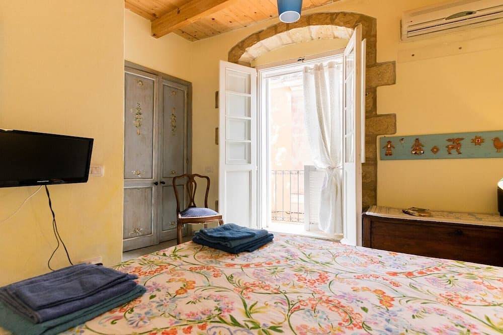 Parallela Lungomare - Casa Margherita - three-room apartment with terrace on three levels in Carloforte, Carbonia-Iglesias Province