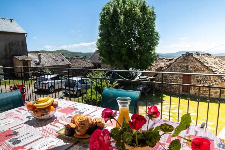 Gîte pour 6 personnes, avec balcon et piscine à Les Bondons - 3