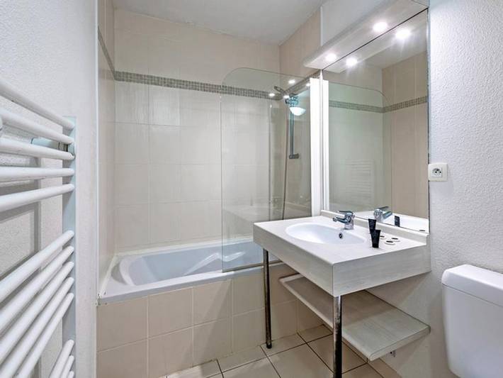 Résidence Le Domaine de Bertheaume - Vacancéole - Appartement 5 personnes - Appartement 2 pièces avec coin nuit 5 personnes in Plougonvelin, Région de Brest