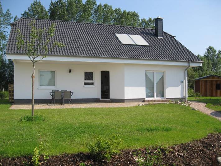Ferienhaus für 6 Personen, mit Terrasse und Garten sowie Sauna in Nienhagen