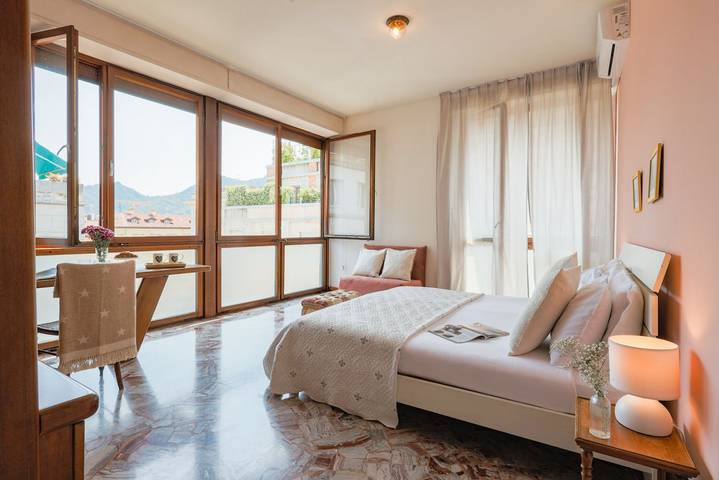 Ferienwohnung für 7 Personen, mit Balkon/Terrasse und Seeblick in Como - 4