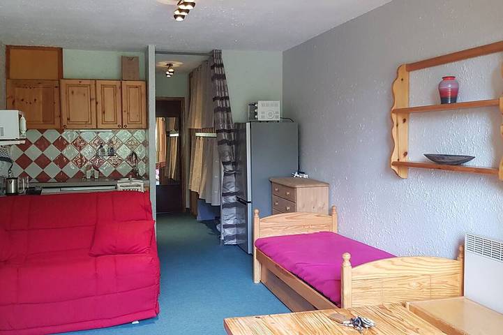 Gîte pour 6 personnes, avec jardin dans Cinéma L'Aiguille