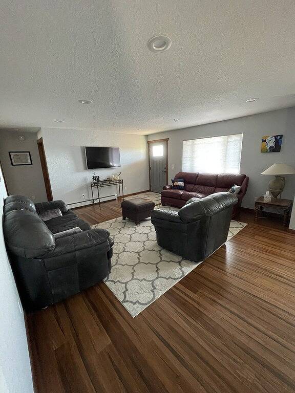 Clean & comfortable home near hot springs, wedding venues & downtown Buena Vista in Buena Vista, Chaffee County