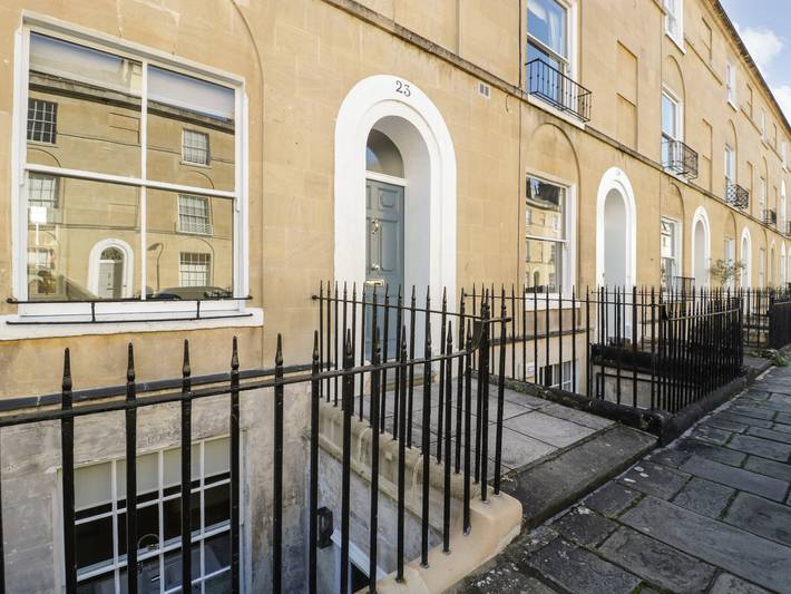 Holiday home for 8 people in Bath