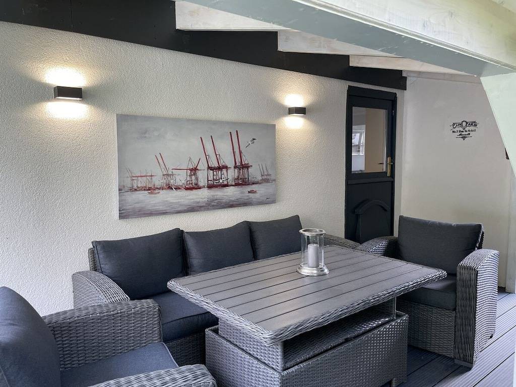 Ferienhaus in Büsum mit Schwimmbecken in Büsum, Dithmarschen