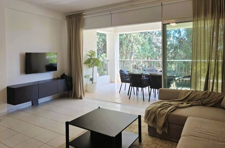 Apartment for 8 people, with pool, child-friendly in Paphos